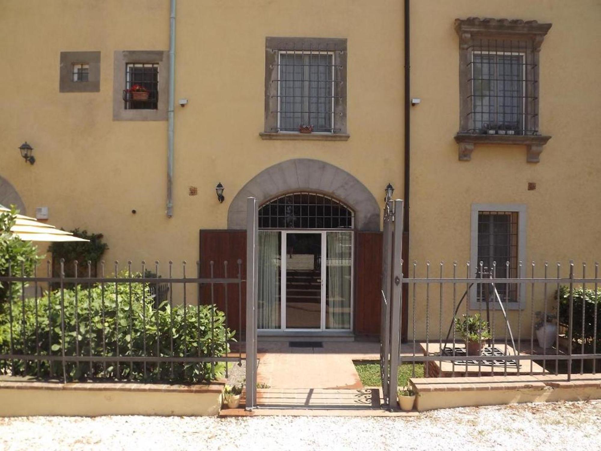 Charming Apartment In Empoli With Private Garden Exterior photo