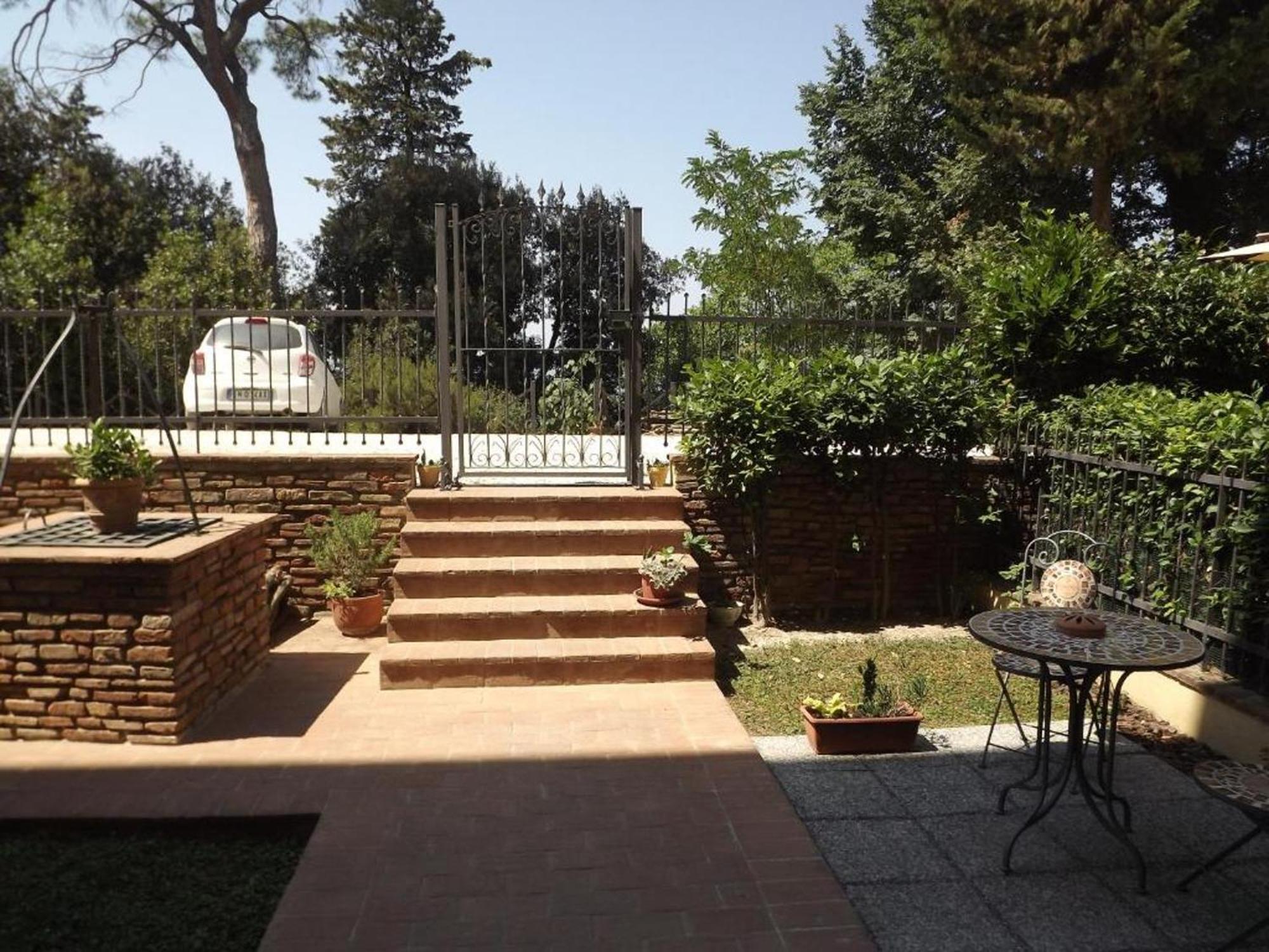 Charming Apartment In Empoli With Private Garden Exterior photo